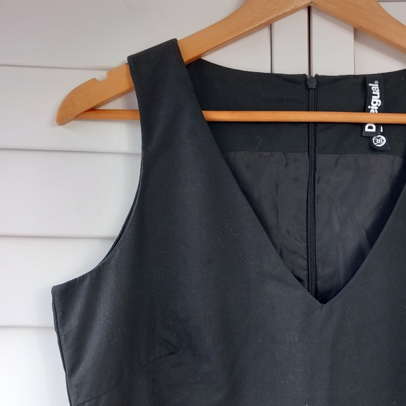 Desigual Black Fitted Dress Size 10 Embroidered Floral BNWT - Picture 3 of 15